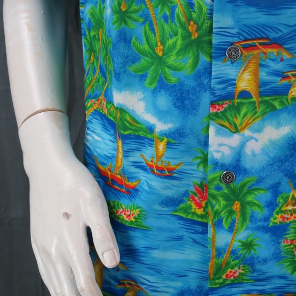 Vintage Hawaiian Aloha Shirt - Island Kon Tiki Pattern Royal Hawaiian - Medium - Picture 3 of 12